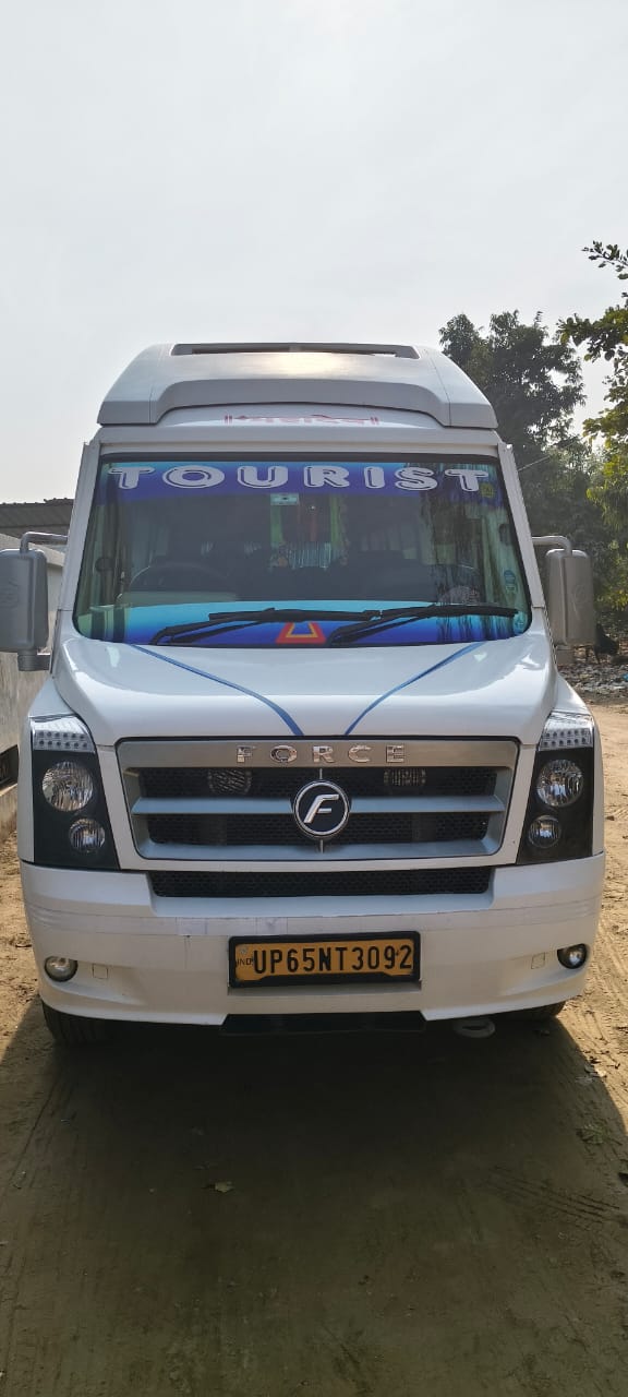 Tempoo traveller 20 sitter AC